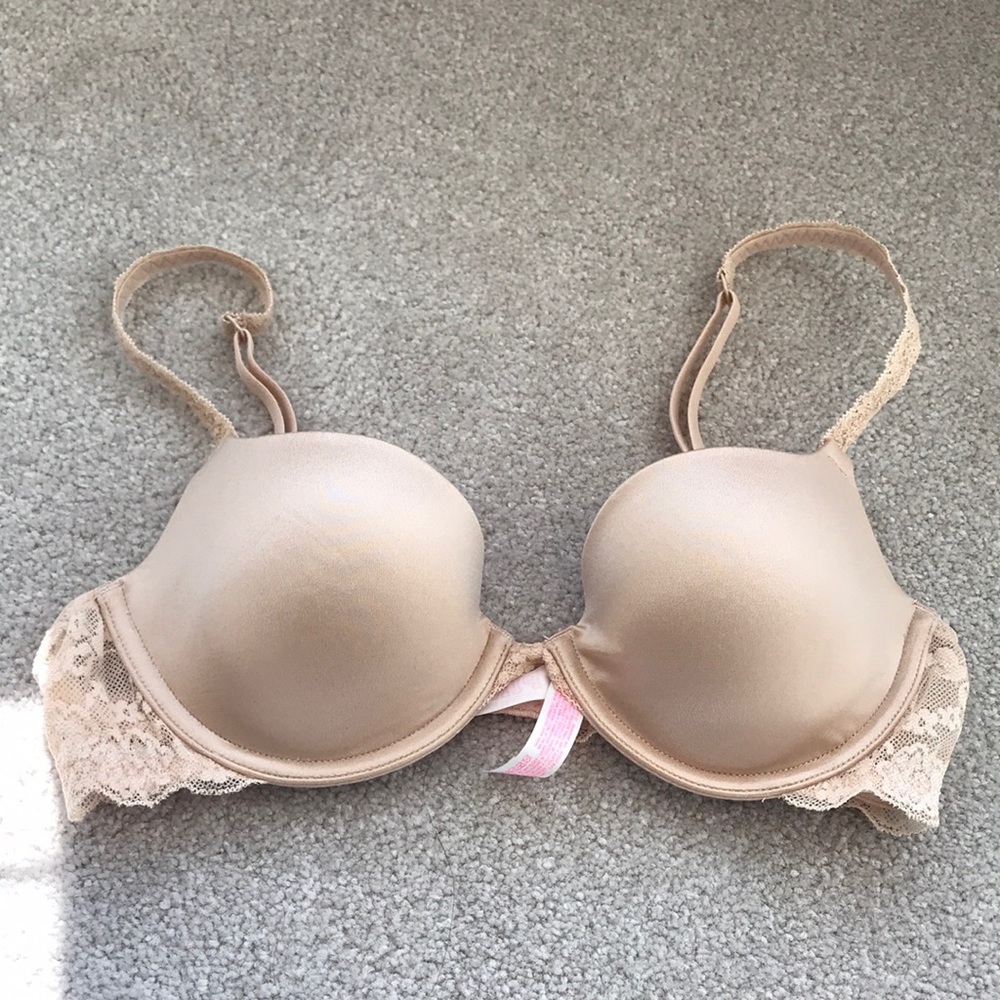 PINK Victoria’s Secret Lightly Lined Bra in Nude Color 34B